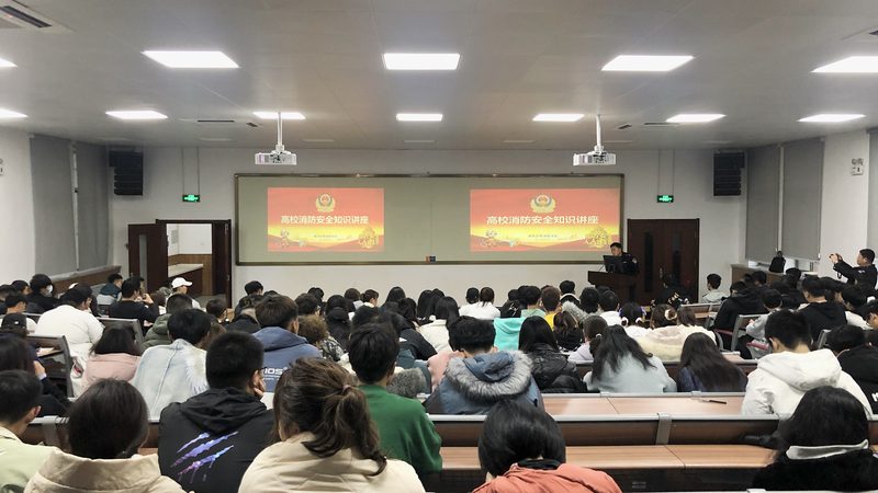 行业背景：酒店管理人才需求与培训现状